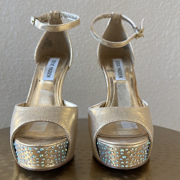 Metallic Gold High Heeled Sandal - Picture 2 of 4